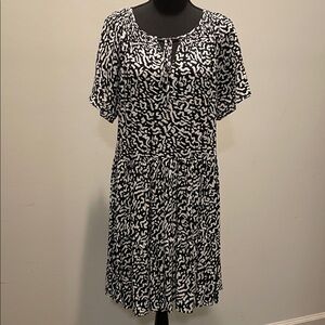 Nine West Dress BlackWhite Ditsy Print Sz S Flowy Skirt CottageCore Dropwaist